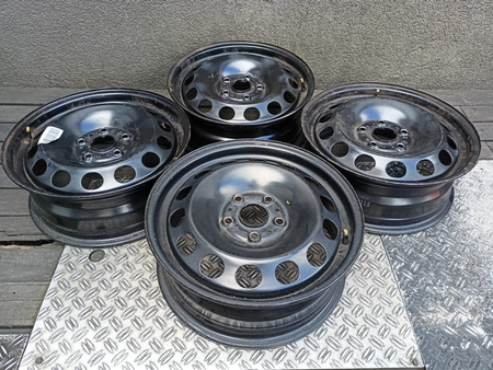 Oryginał felgi stalowe 16cali VW Golf VII Audi A3 Skoda Octavia