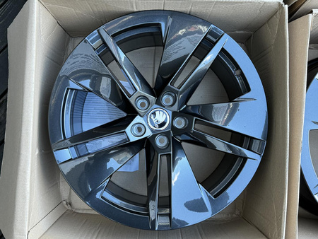 Oryginał felgi 19cali 5LA Skoda Karoq Octavia Superb Enyaq 5x112