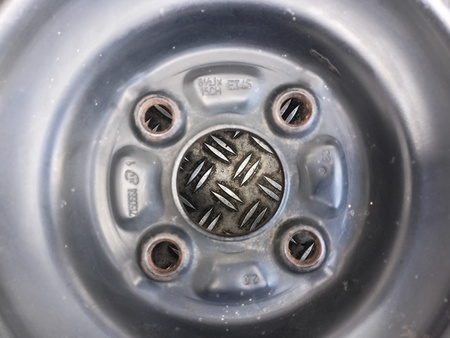 Oryginał felgi 15cali Toyota Yaris Aygo Suzuki Baleno Ignis Swift