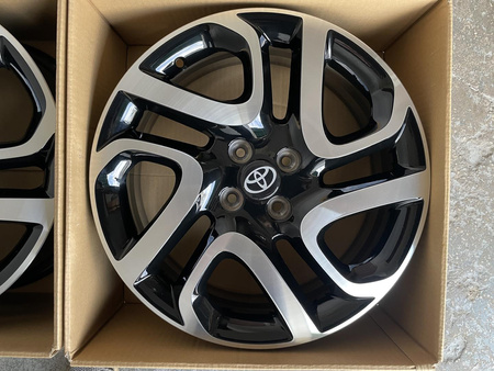Felgi aluminiowe 17cali Toyota Yaris Aqua Corolla Raize Glanza