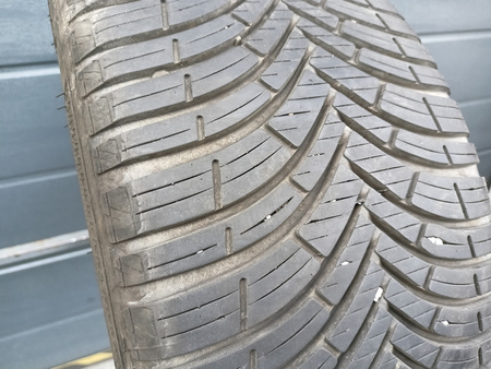 225/40R18 Kleber Quadraxer 2 XL opona pojedynka całoroczna 7,6mm P893