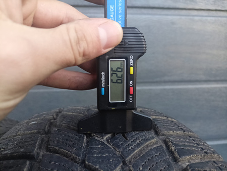 215/65R17 Goodyear Ultragrip Ice SUV komplet opon zima 6,2mm nr7296