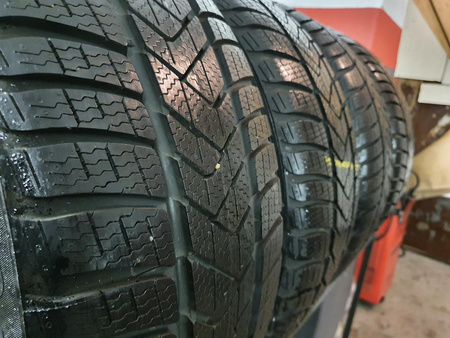 235/45R18 Pirelli Sottozero 3 komplet opon zima 8,5mm nr8803