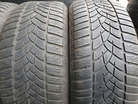 225/55R17 Goodyear UltraGrip XL komplet opon zima 7,0mm nr7815