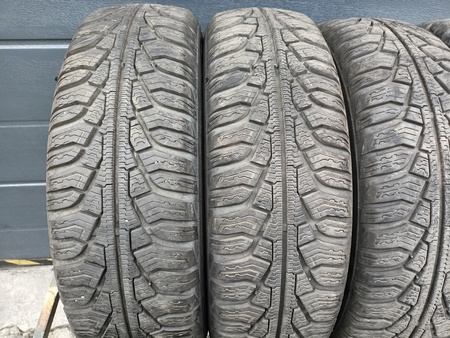 175/65R15 Uniroyal MS Plus 77 komplet opon zima 7,6mm nr5678