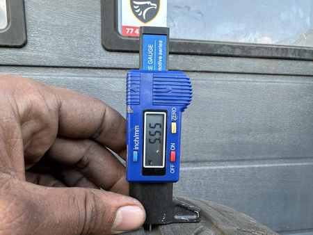 235/55R17 Bridgestone Dueler H/P komplet opon lato 7mm nr7098