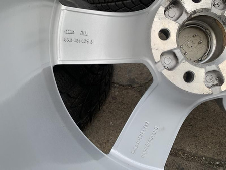 Oryginał koła zima 235/50R19 Audi S8,A8,D5,4N0 Dunlop 8,3mm