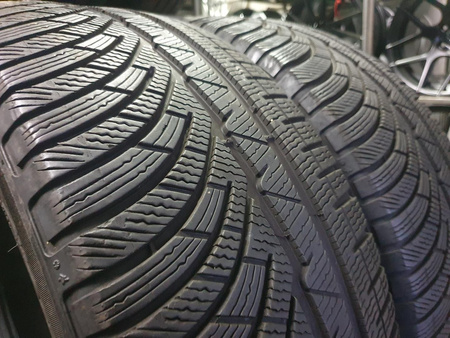 235/45R19 Michelin Pilot Alpin PA4 XL para opon zima 5,4mm nr9161