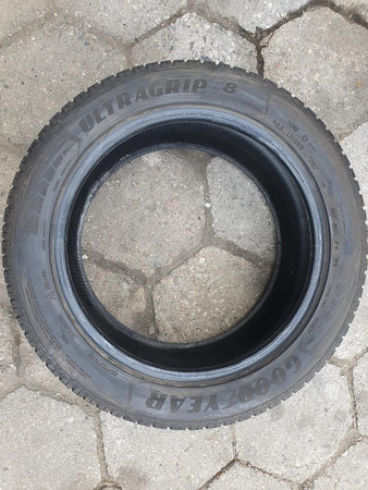 285/45R20 Goodyear Ultra Grip 8 Performance pojedynka zima 5,3mm P232