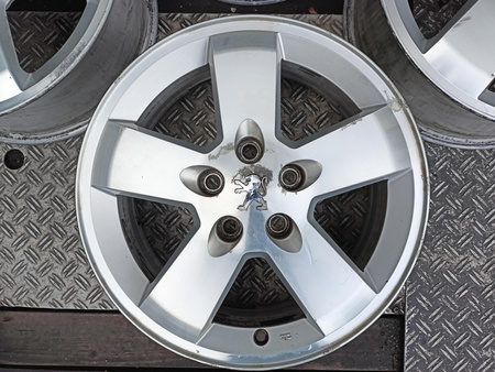 Oryginał felgi 16cali Peugeot 407 407SW Hortaz 16 5x114,3