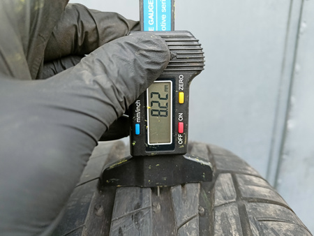 205/65R15 Uniroyal RainExpert 5 opona pojedynka lato 8,2mm P1597