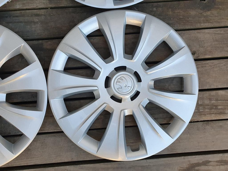 Oryginalne kołpaki 57A601147 16cali Skoda Fabia Octavia Superb