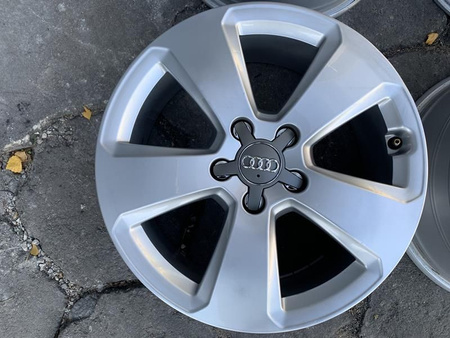 Oryginał felgi 17cali 8V0 AUDI A3 S3 et43 5x112
