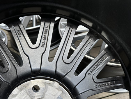 Oryginał felgi 19cali 83A Audi Q3 SQ3 F3 Q2 A6 C6 5x112 ET43