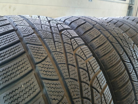 255/45R18 Pirelli Sottozero Winter 240 komplet opon zima 7,6mm 8319