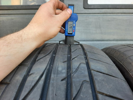 255/50R20 Bridgestone Dueler komplet opon lato 7,0mm nr2218