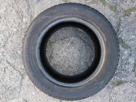 225/55R16 Goodyear Eagle Ultra Grip opona pojedynka zima 6,1mm P6069