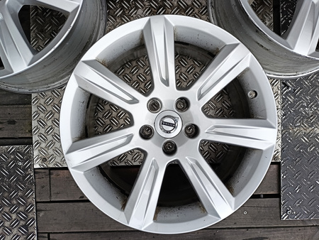 Oryginał felgi 17cali Volvo S90 C30 S80 V90 ET42