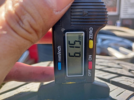 225/55R16 Goodyear Eagle Ultra Grip opona pojedynka zima 6,1mm P6069