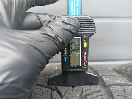 215/45R16 Imperial Snowdragon UHP komplet opon zima 7,6mm nr6312