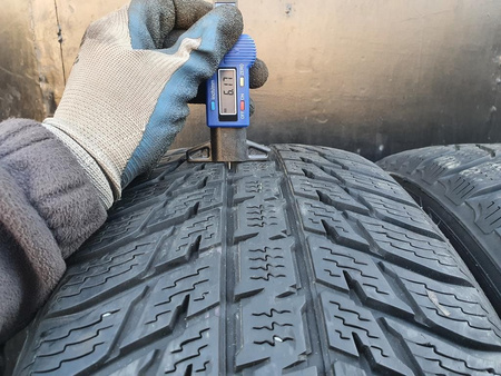 235/55R19 Nokian WR SUV 3 XL komplet opon zima 6,1mm nr9182