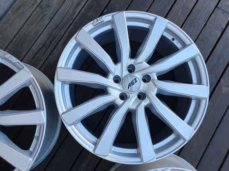 Felgi 20cali AEZ Ford Explorer Mustang Infinity Tesla Lexus