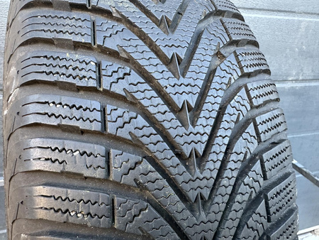 205/55R16 Vredestein Snowtrac 5 opona pojedynka zima 7,6mm P6029