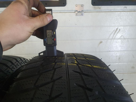 215/65R17 Bridgestone Blizzak LM001 para opon zima 6,0mm nr7494