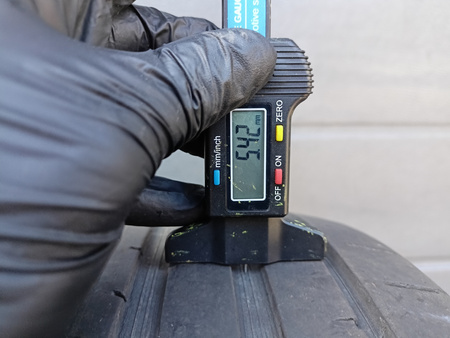 215/55R17 Dunlop Sport Maxx RT2 para opon lato 5,4mm nr7330