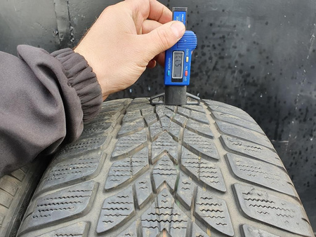 225/45R17 Dunlop SP Winter Sport 4D para opon zima 5,7mm nr7792