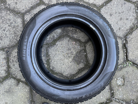 235/55R18 Pirelli Sottozero 2 komplet opon zima 6,5mm nr8808