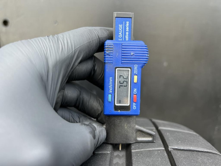 245/30R20 Vredestein Giugiaro Ultrac Vorti para opon lato 7,5mm 2240