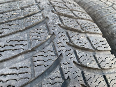 205/55R16 Kumho I'Zen KW23 komplet opon zima 7,2mm nr646