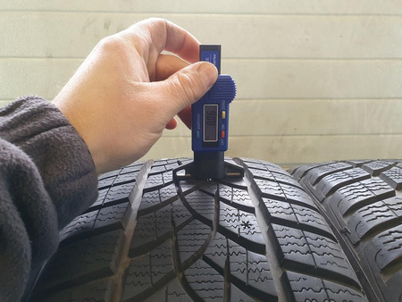 205/45R18 Goodyear Ultra Grip Performance XL komplet zima 8,0mm 8318