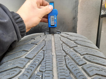 275/45R20 Uniroyal MS Plus 77 SUV XL komplet opon zima 5,3mm nr2223