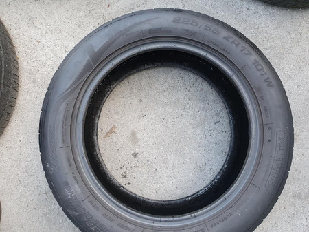 225/55R17 Taurus UHP para opon lato 5,8mm nr7181