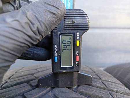 225/45R17 Kleber Quadraxer 2 para opon całoroczne 7,4mm nr7301