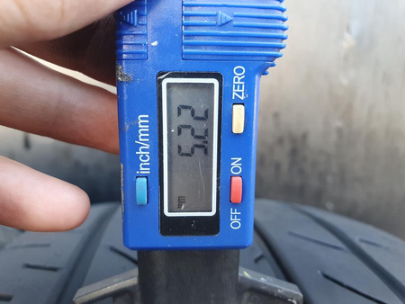 225/60R18 Yokohama Bluearth E51 para opon lato 5,2mm nr8792