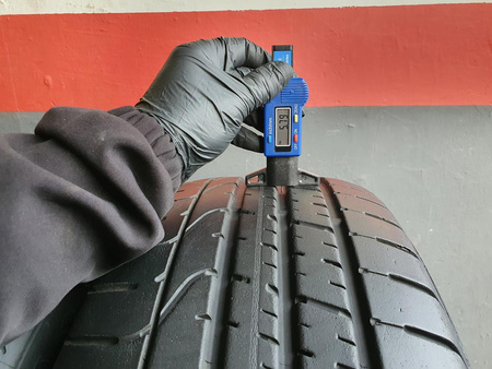 225/40R19 Pirelli PZero PZ3 RSC para opon lato 5,7mm nr9420