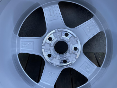 Koła 205/55R16 Audi 3AA A3 S3 A4 B6 B7 B5 A6 C5 C6 Barum zima