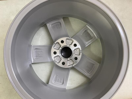 Oryginał nowa felga Vw Touran 5TA071496 16 cali 5x112 ET48