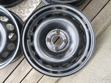 Felgi stalowe 15cali Citroen C1 Kia Picanto Toyota Aygo