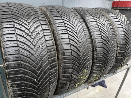 225/45R18 Compasal Crosstop A/S II komplet opon całoroczne 7,4mm 8896