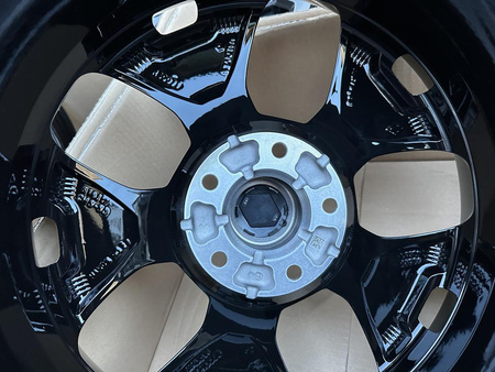 Felgi aluminiowe 17cali OPEL Vivaro 5x114,3 Et50 wzmacniane BUS