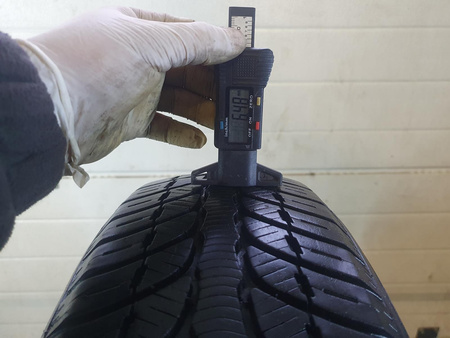 165/70R14 Kleber Quadraxer opona pojedynka całoroczna 6,4mm nrP405