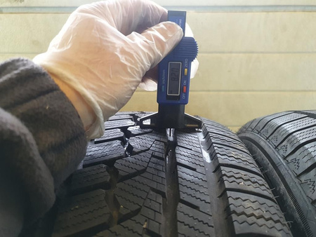 225/60R17 Zeetex WH1000 SUV komplet opon zima 8,2mm nr7531