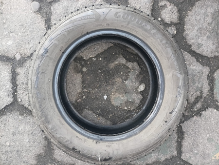 215/65R17 Goodyear Ultragrip Ice SUV komplet opon zima 6,2mm nr7296