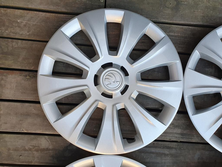 Oryginalne kołpaki 57A601147 16cali Skoda Fabia Octavia Superb