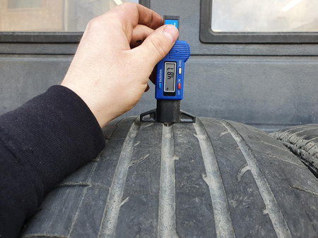 235/60R18 Bridgestone Dueler H/P Sport komplet opon lato 4,8mm nr8702