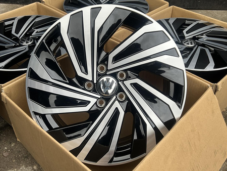 Oryginał felgi 17cali 5GM Vw Passat Sharan Beetle Eos Golf T-Roc